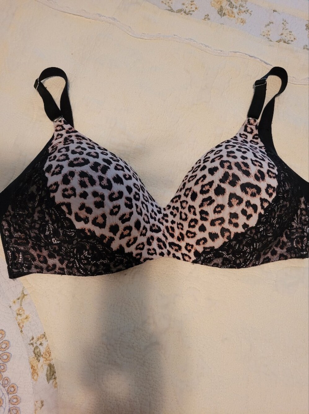 La VIE en Rose Leopard Print Lace Bra